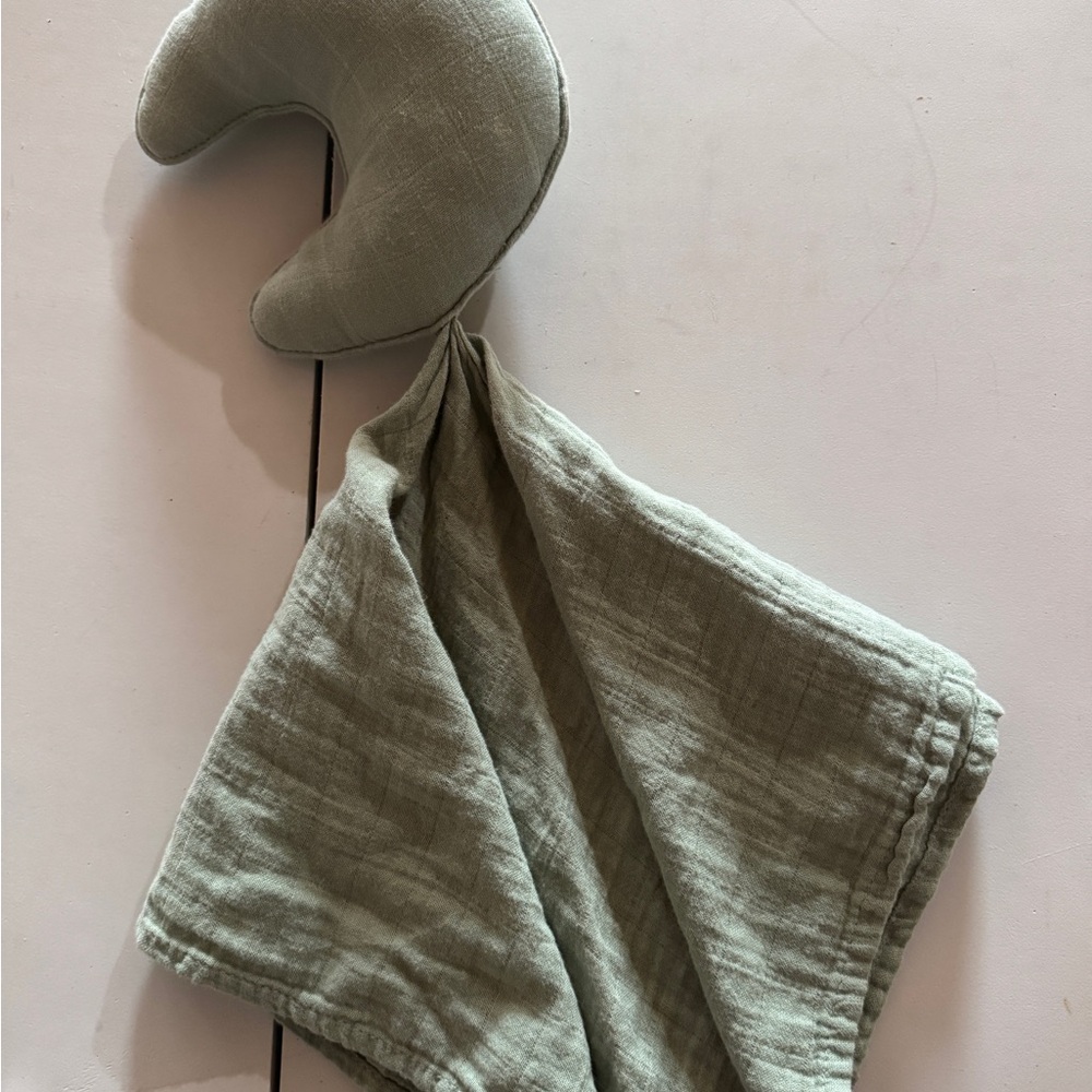 Mushie Moon Lovey Blanket in Roman Green